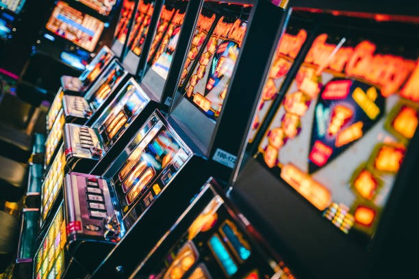 Live Sic Bo table with three dice and betting layout at atm4d2 login